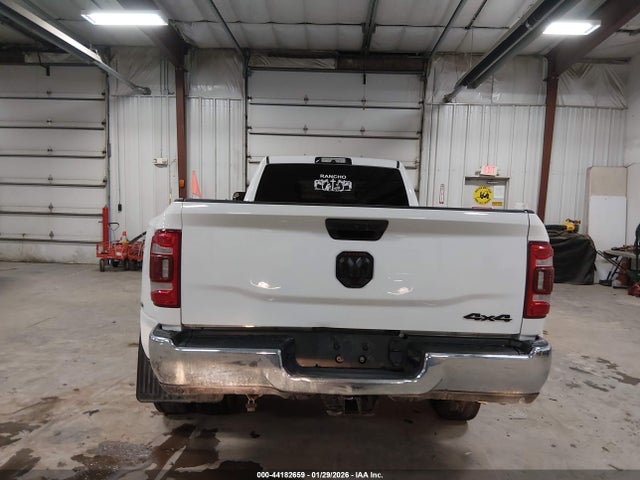 2021 Ram 3500 Big Horn  4x4 8' Box მანქანა იყიდება აუქციონზე, vin: 3C63RRHL4MG536870, აუქციონის ნომერი: 44182659