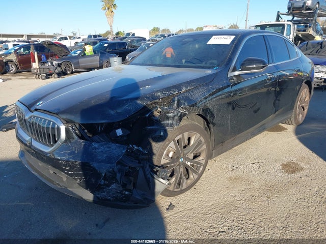 2025 Bmw 530i მანქანა იყიდება აუქციონზე, vin: WBA43FJ08SCU32067, აუქციონის ნომერი: 44182669