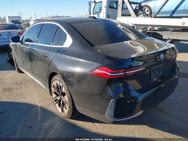 2025 Bmw 530i მანქანა იყიდება აუქციონზე, vin: WBA43FJ08SCU32067, აუქციონის ნომერი: 44182669