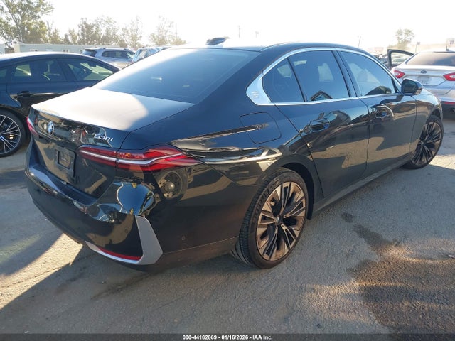 2025 Bmw 530i მანქანა იყიდება აუქციონზე, vin: WBA43FJ08SCU32067, აუქციონის ნომერი: 44182669