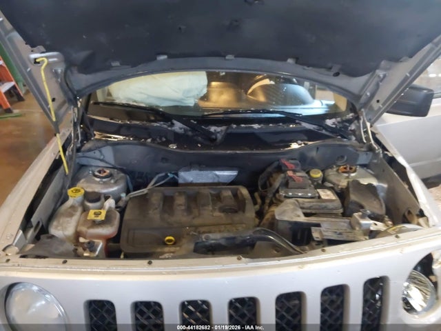 1C4NJRFB9ED585600 Jeep Patriot Latitude