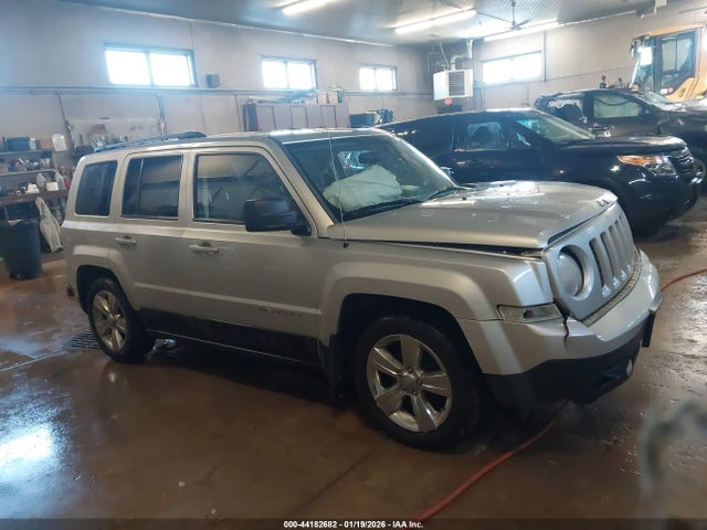 1C4NJRFB9ED585600 Jeep Patriot Latitude