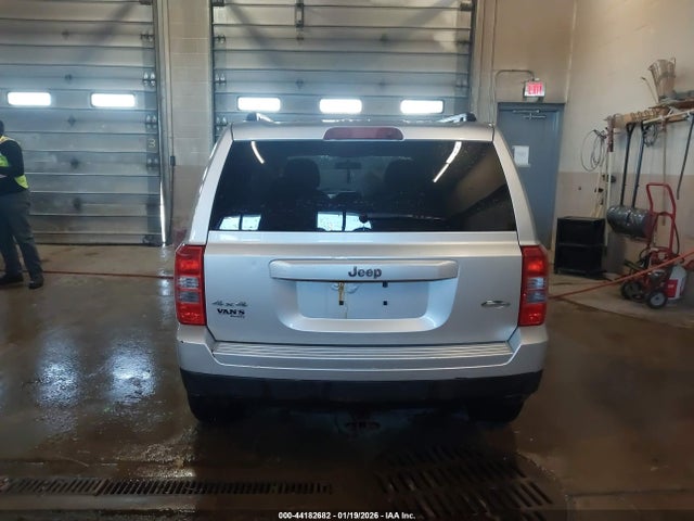 1C4NJRFB9ED585600 Jeep Patriot Latitude