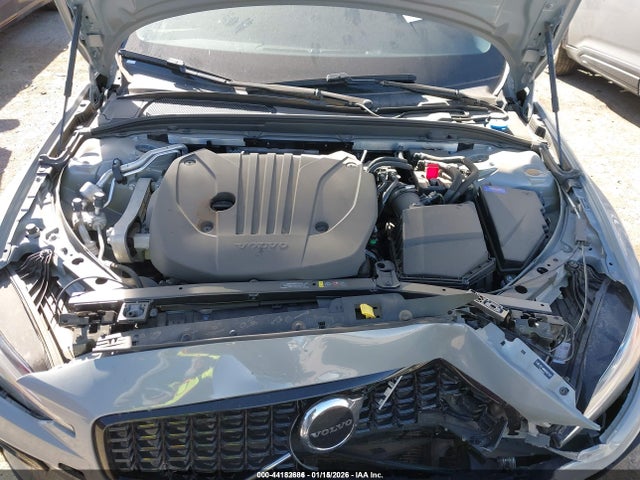 2025 VOLVO S60 7JRL12FJ0SG362525 Photo 9