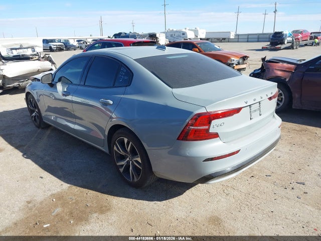 2025 VOLVO S60 7JRL12FJ0SG362525 Photo 2