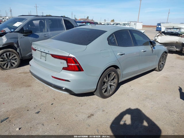 2025 VOLVO S60 7JRL12FJ0SG362525 Photo 3