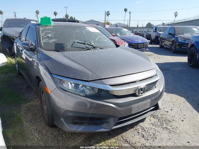 Honda Civic Lx 2018 2HGFC2F50JH570367 главное изображение