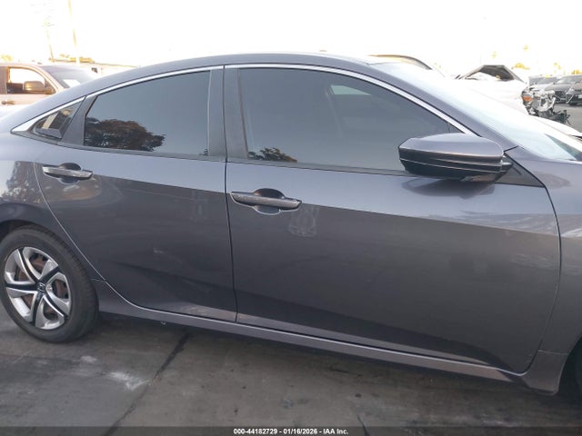 Honda Civic Lx 2018 2HGFC2F50JH570367 Image 14