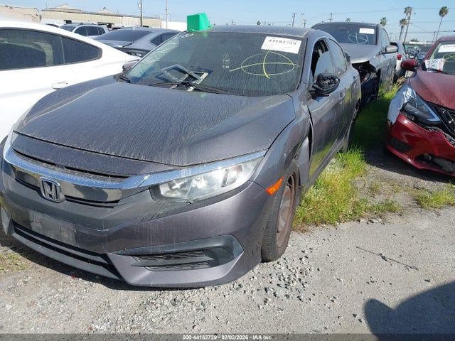 Honda Civic Lx 2018 2HGFC2F50JH570367 Image 2