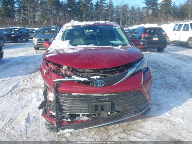 5TDJSKFC9NS048709 Toyota SIENNA XLE