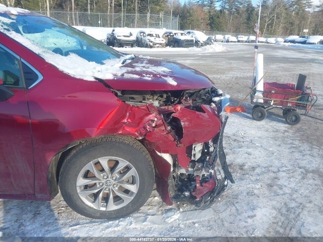 5TDJSKFC9NS048709 Toyota SIENNA XLE