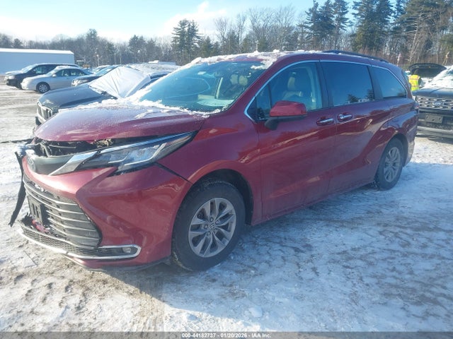 5TDJSKFC9NS048709 Toyota SIENNA XLE