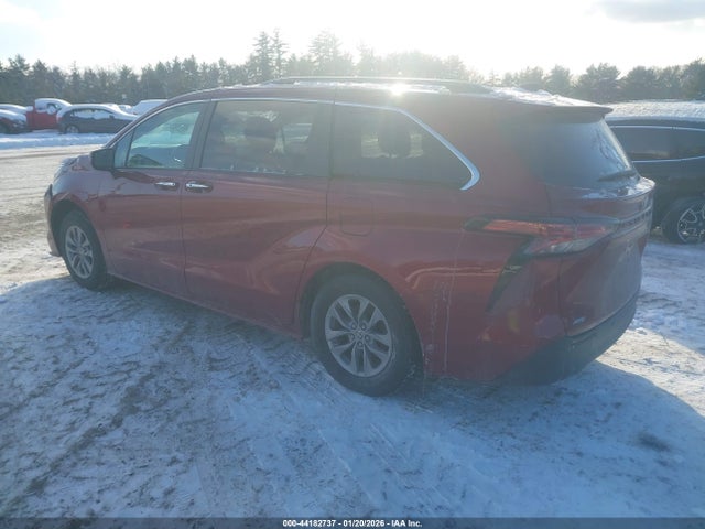 5TDJSKFC9NS048709 Toyota SIENNA XLE