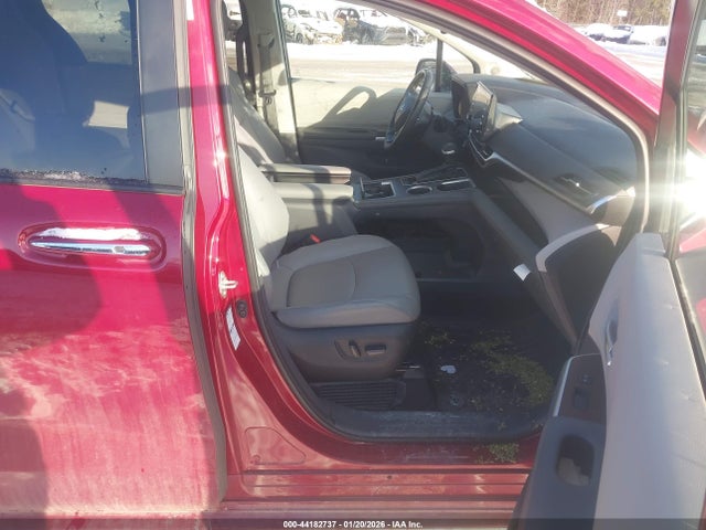 5TDJSKFC9NS048709 Toyota SIENNA XLE