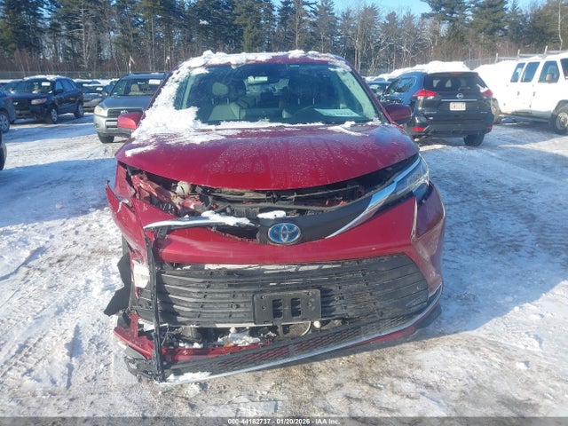 5TDJSKFC9NS048709 Toyota SIENNA XLE