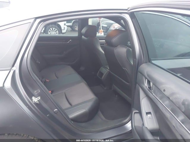 44182829 :رقم المزاد ، 1HGCV1F30KA054340 vin ، 2019 Honda Accord Sport مزاد بيع