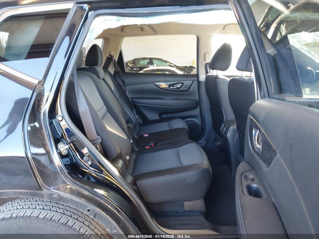 JN8AT2MT3HW406167 Nissan ROGUE SV