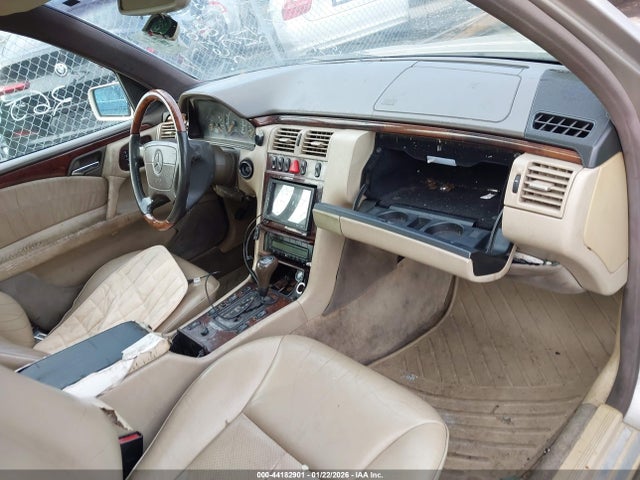 Продажа на аукционе авто 1997 Mercedes-benz E 320, vin: WDBJF55F5VA299692, номер лота: 44182901