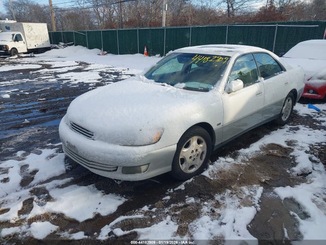 44182909 :رقم المزاد ، JT8BF28G1Y0275777 vin ، 2000 Lexus Es 300 مزاد بيع