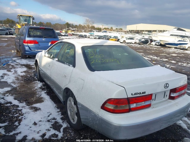 44182909 :رقم المزاد ، JT8BF28G1Y0275777 vin ، 2000 Lexus Es 300 مزاد بيع