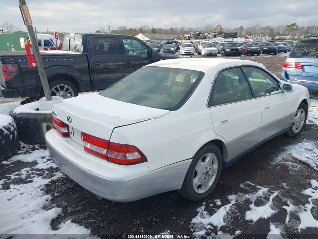 44182909 :رقم المزاد ، JT8BF28G1Y0275777 vin ، 2000 Lexus Es 300 مزاد بيع