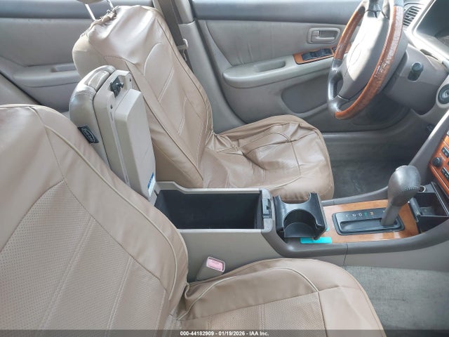 44182909 :رقم المزاد ، JT8BF28G1Y0275777 vin ، 2000 Lexus Es 300 مزاد بيع