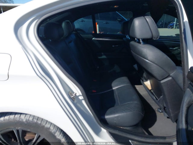 Продажа на аукционе авто 2011 Bmw 528i, vin: WBAFR1C59BC748001, номер лота: 44182912