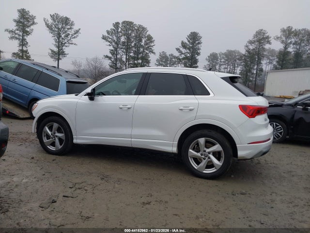 Продажа на аукционе авто 2019 Audi Q3 2.0t Premium, vin: WA1AECF3XK1081900, номер лота: 44182962