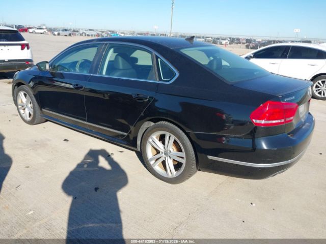 2015 VOLKSWAGEN PASSAT 1VWCV7A39FC085358 Photo 2