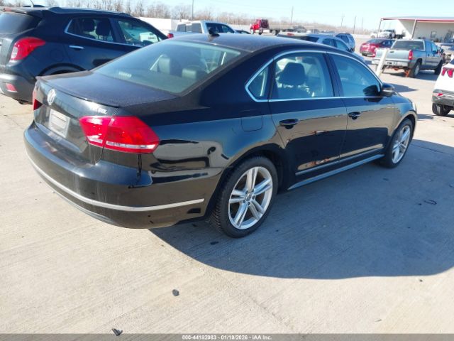 2015 VOLKSWAGEN PASSAT 1VWCV7A39FC085358 Photo 3
