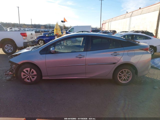 JTDKARFU7J3058756 Toyota Prius Four