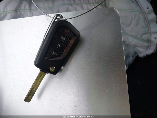 4T1G11AK9NU700435 Toyota CAMRY SE
