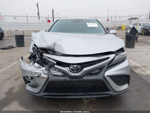 4T1G11AK9NU700435 Toyota CAMRY SE