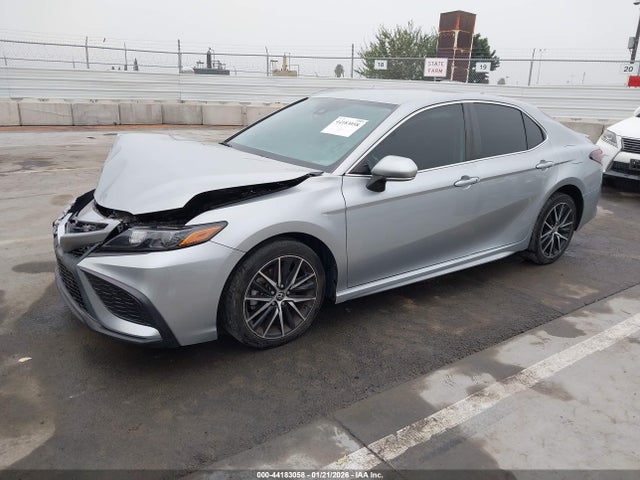 4T1G11AK9NU700435 Toyota CAMRY SE
