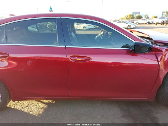 Lexus ES 300H 2019 JTHB21B15K2028204 Image 13