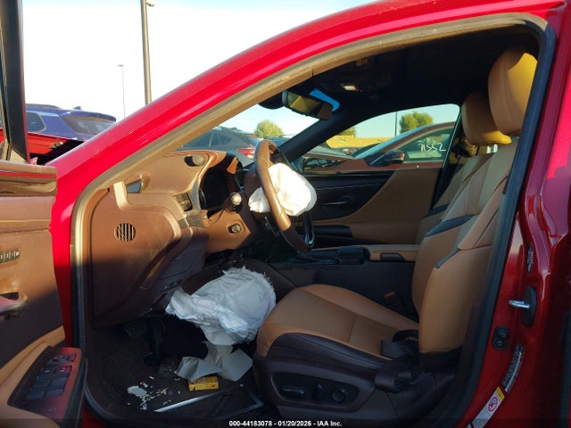 Lexus ES 300H 2019 JTHB21B15K2028204 Image 5