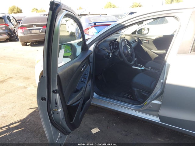 3MYDLBYV1JY325348 Toyota YARIS IA