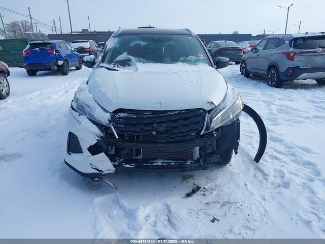 44183163 :رقم المزاد ، 3N1CP5CV0ML565910 vin ، 2021 Nissan Kicks Sv Xtronic Cvt مزاد بيع