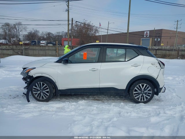 44183163 :رقم المزاد ، 3N1CP5CV0ML565910 vin ، 2021 Nissan Kicks Sv Xtronic Cvt مزاد بيع