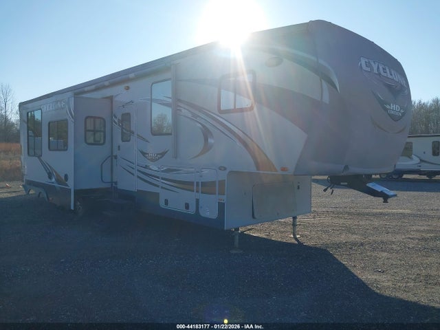 2012 Heartland Rv Cyclone Toy Hauler S მანქანა იყიდება აუქციონზე, vin: 5SFCG4338CE239547, აუქციონის ნომერი: 44183177