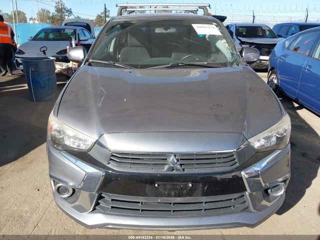 JA4AP3AU8HZ026107 Mitsubishi Outlander Sport 2.0 Le