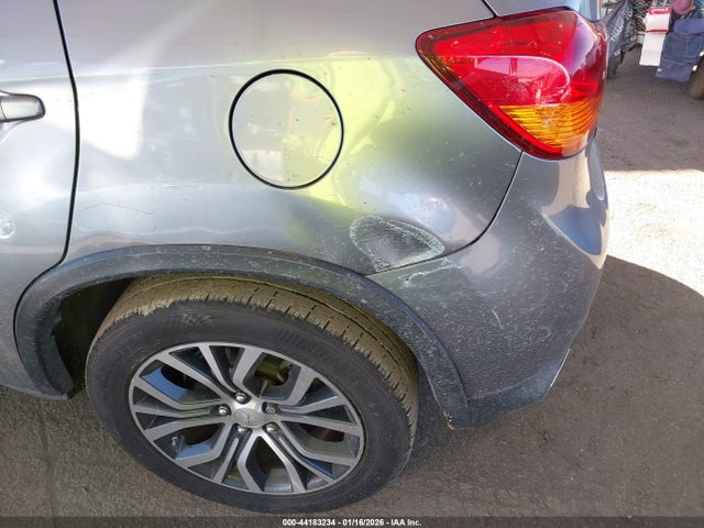 JA4AP3AU8HZ026107 Mitsubishi Outlander Sport 2.0 Le