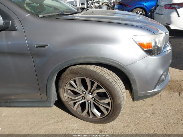 JA4AP3AU8HZ026107 Mitsubishi Outlander Sport 2.0 Le