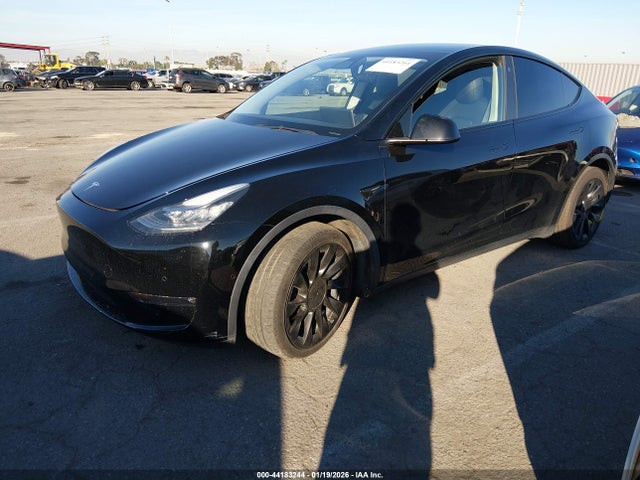 2021 TESLA MODEL Y 5YJYGDEE2MF108380 Photo 1