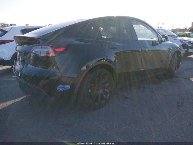 2021 TESLA MODEL Y 5YJYGDEE2MF108380 Photo 3