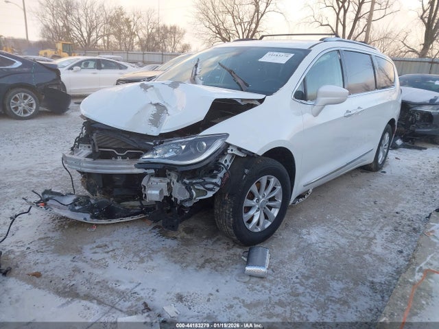 44183279 :رقم المزاد ، 2C4RC1BG4KR625721 vin ، 2019 Chrysler Pacifica Touring L مزاد بيع