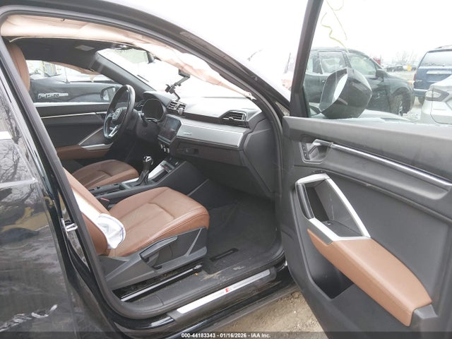 2020 AUDI Q3 WA1DECF3XL1029388 Photo 4