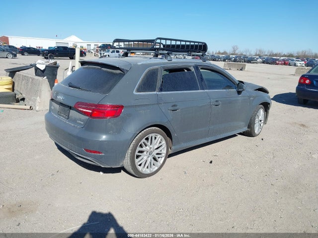 2018 AUDI A3 E-TRON WAUTPBFF3JA070228 Photo 3