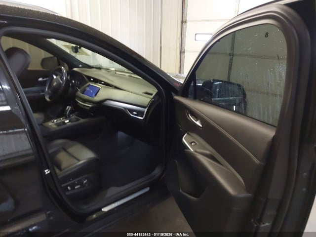 2019 CADILLAC XT4 1GYFZCR44KF102015 Photo 4
