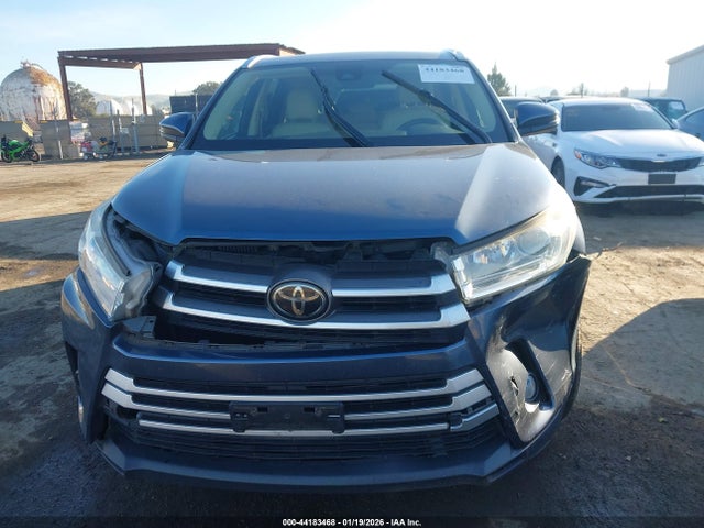 5TDKZRFH0HS524774 Toyota Highlander Xle